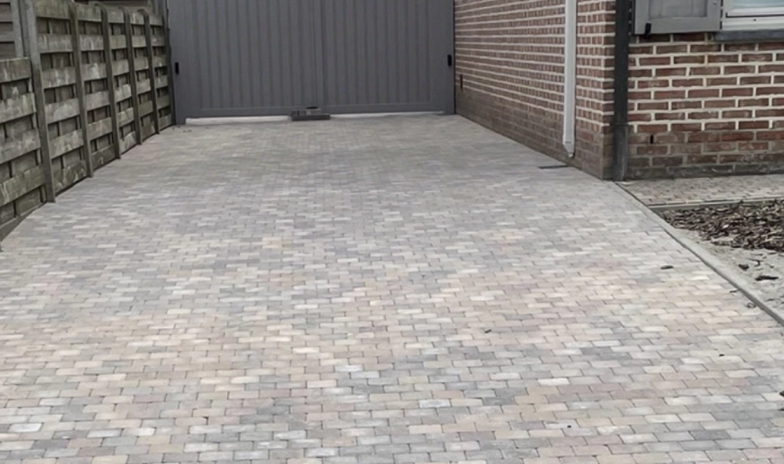 Nieuwe oprit in klinkers Olen, Antwerpen